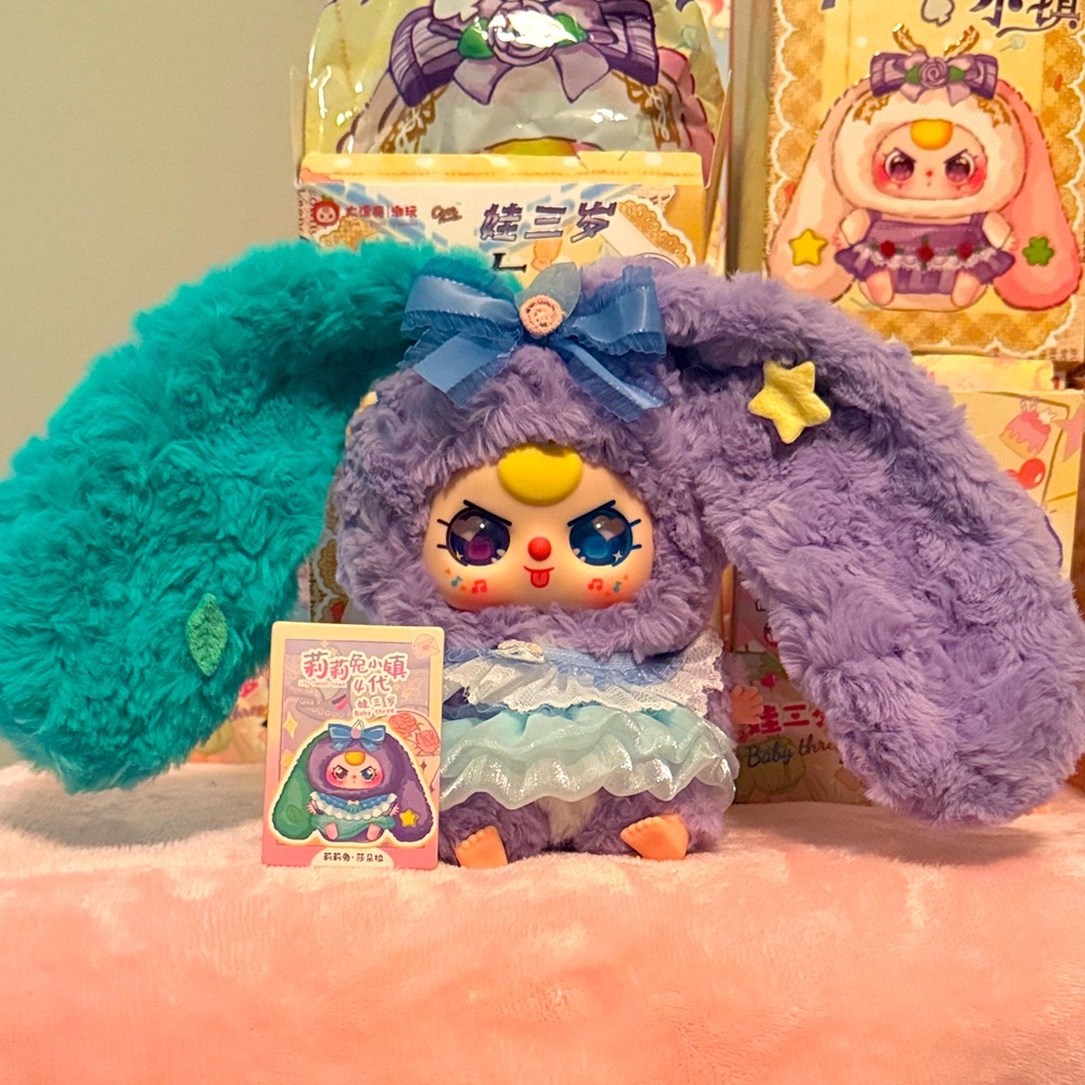 🩵 RARE HEART EYES 💜 BABY THREE (Lily Rabbit Town) Collectable plush pendant